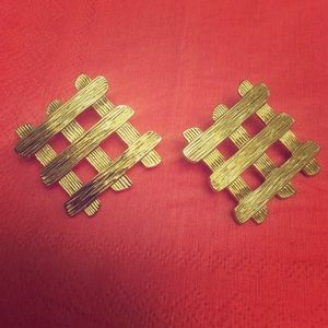 BEAUTIFUL basket weave earrings