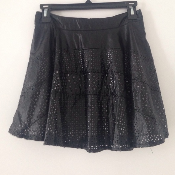 ✨NWOT✨ XOXO Pleather swing skirt