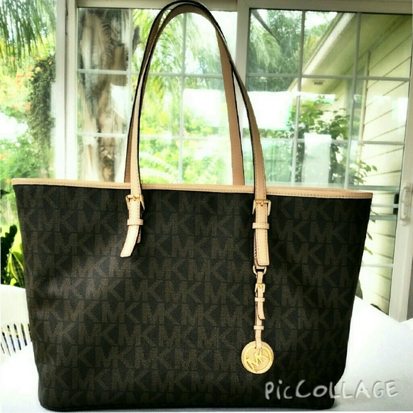 💯Authentic  Michael kors Signature Jet Set Tote