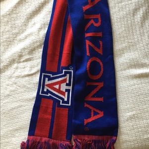 UA scarf