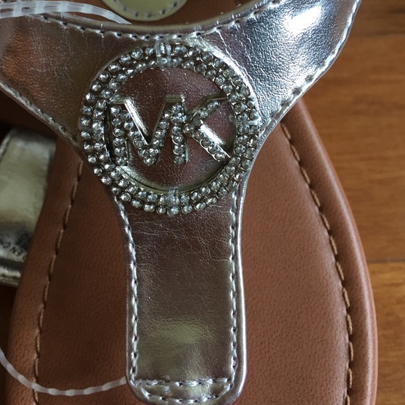 🚫SOLD🚫Little Girls Michael Kors sandals - Picture 2 of 2