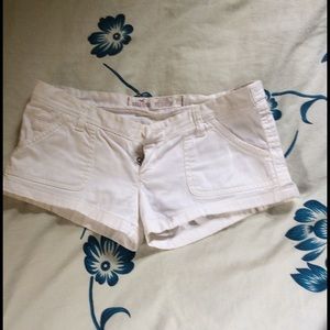 White hollister boat shorts