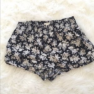 FLORAL PRINT SHORTS!