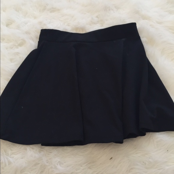 BLACK SKIRT