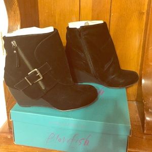 Blowfish Bilocate wedge booties