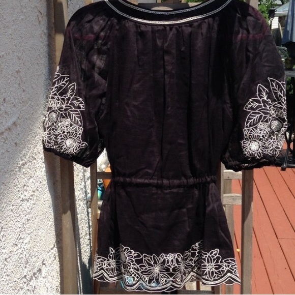 BCBG MAXAZRIA embroidered top - Picture 3 of 4