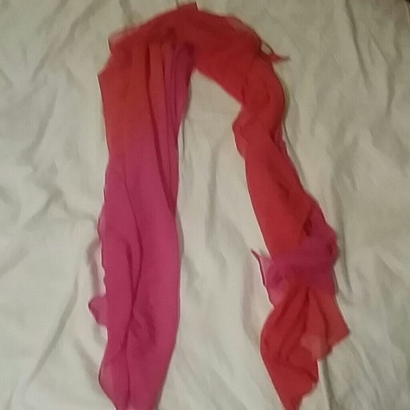 Scarf: pink