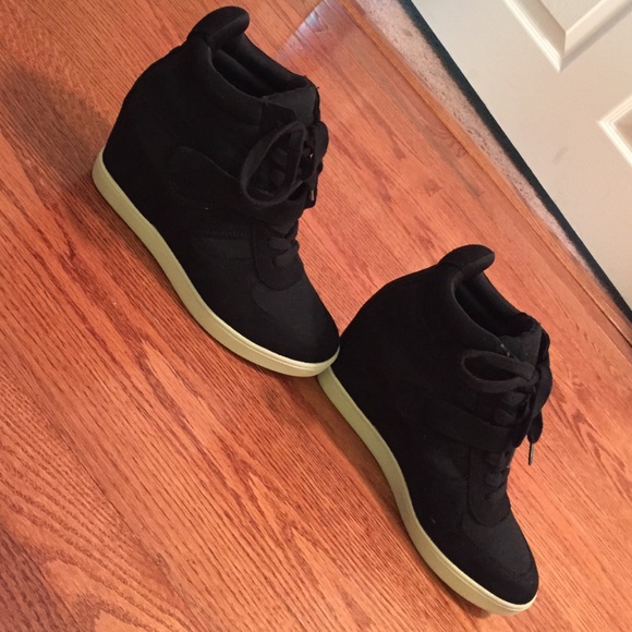 Wedge shoes