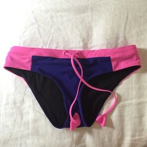 Lulu Lemon bathingsuit bottoms