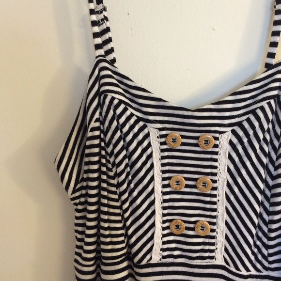🌴 Black and White Striped Dress
