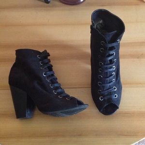 Black Lace Up Heels size 9 Sandals / Peep Toe