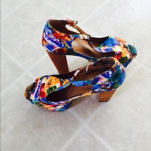 Jeffrey Campbell spring/summer floral sandal