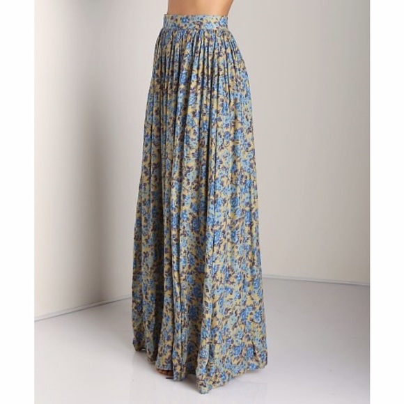 ✨TRADED✨Novella Royale Strange Melody Maxi Blue - Picture 3 of 4