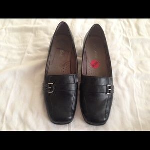 Life Stride 9wide flats