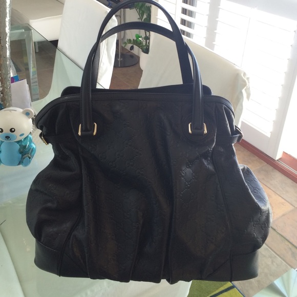 Authentic Gucci shoulder bag