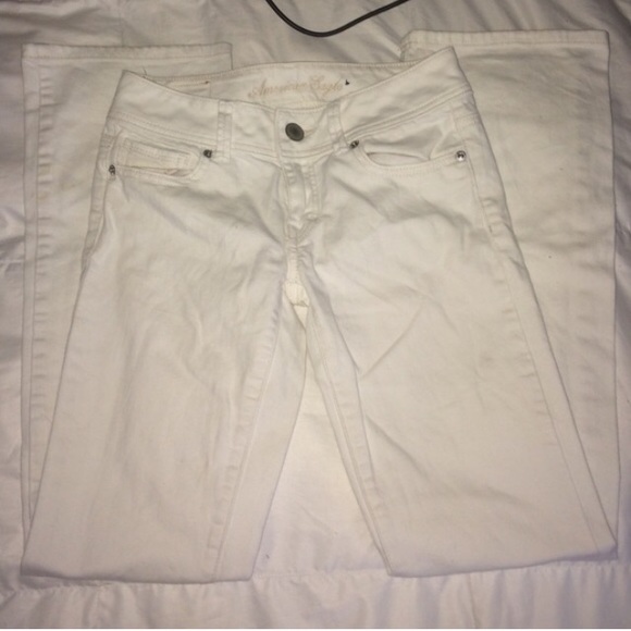 white american eagle jeans