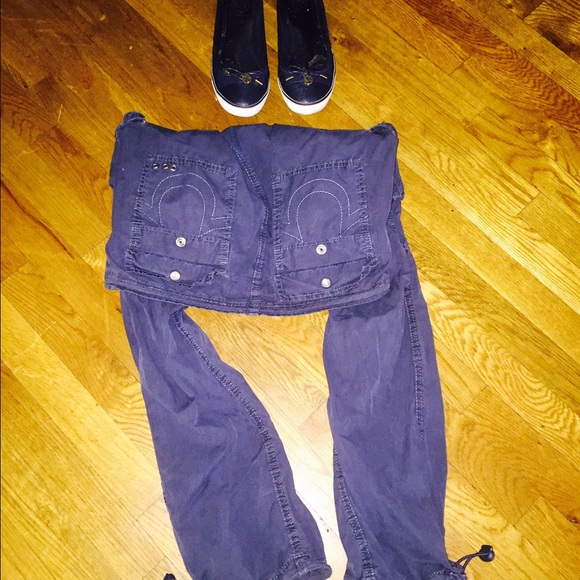 Very cute authentic true religion cargo pants