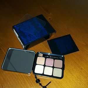 MAC LE 6 LIP AND 6 EYE PALETTE. BNIB