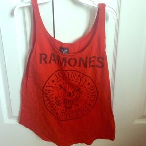 Red Ramones tank