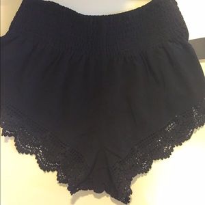 Black, flowy, lace forever21 shorts!