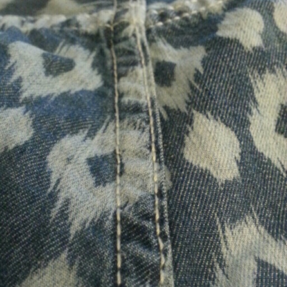 So cute denim shorts!! - Picture 3 of 3