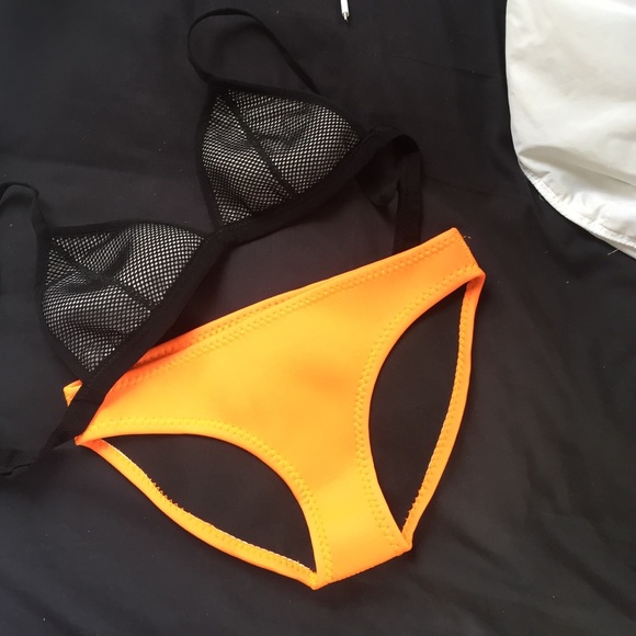 Triangl imitation NWOT