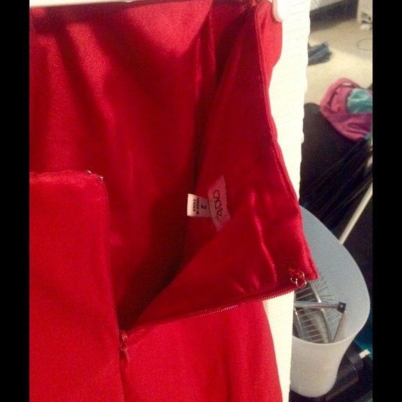 Red formal dress - Picture 4 of 4