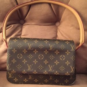 Authentic Luis Vuitton looping shoulder bag