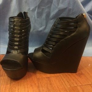 Black Steve Madden wedges