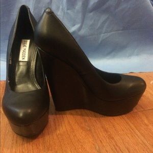 Black Steve Madden wedges