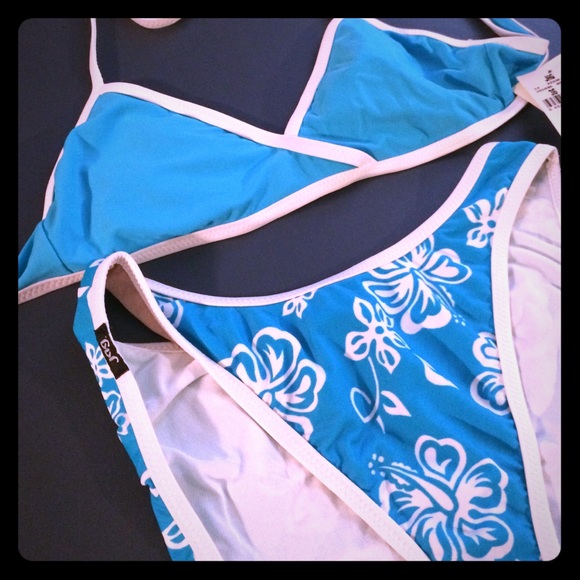 Jag bikini top size 36 & bottom size Large