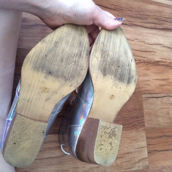 🚫SOLD🚫 Silver Holographic YRU Aura Boots 🎀 - Picture 3 of 4