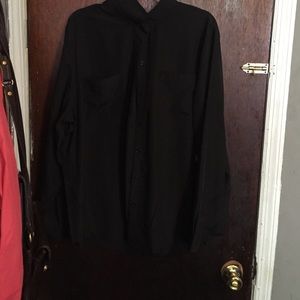 Black old navy shirt