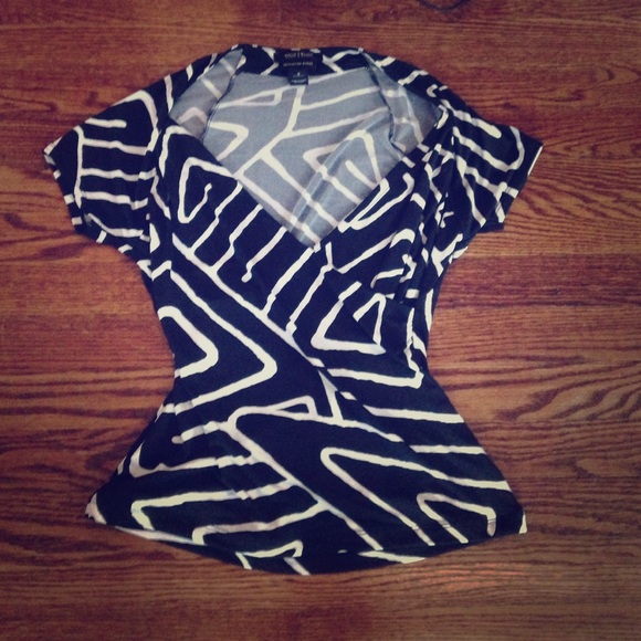 Knit top. Perfect for work or going out!