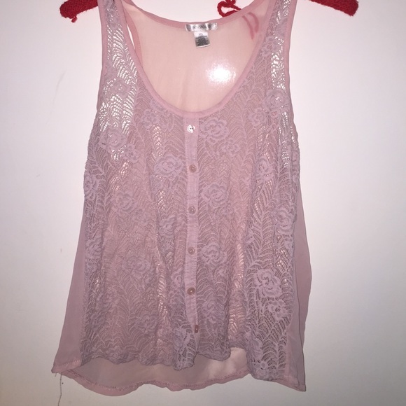 pink lace shirt !