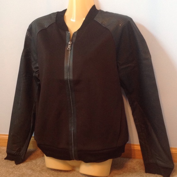 Elie Tahari Jackets & Blazers - ⬇️FINAL PRICE DROP ⬇️Bomber Jacket