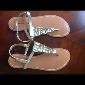 Gold ruffled thong sandals