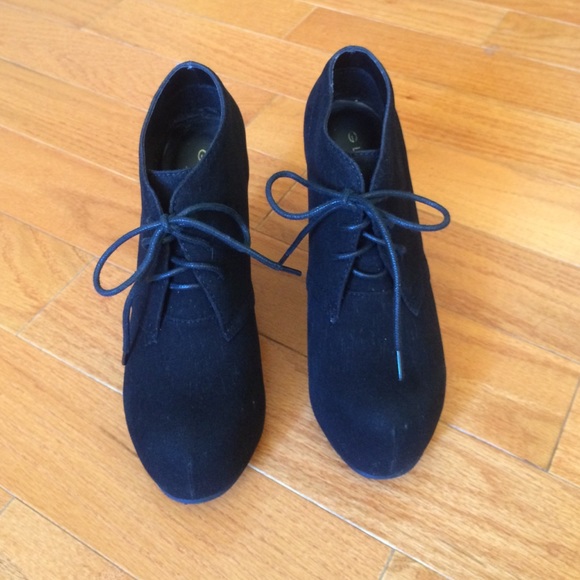 Platform wedge booties (black)