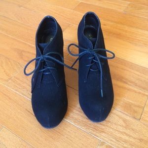 Platform wedge booties (black)