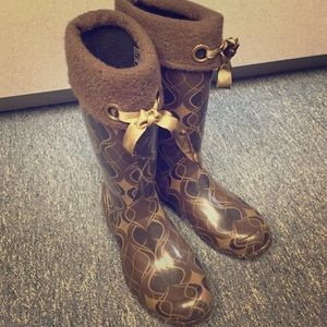 Stylish Brown patterned rain boots