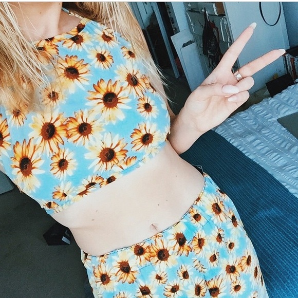 Jac Vanek sunflower festival halter top ❤️