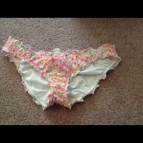 Victoria secert scrunch butt swim bottoms