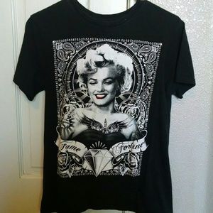 Marilyn Monroe graphic tee