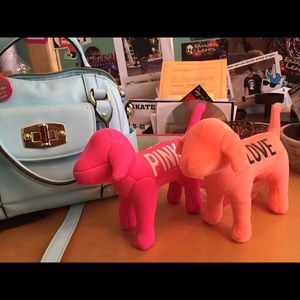 PINK VS dogs😋💗