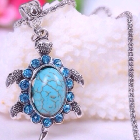Jewelry - Turtle Necklace