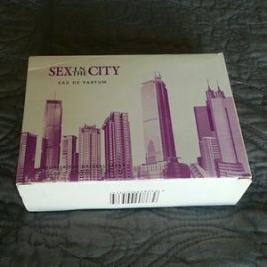 FREE WITH BUNDLE Sex in the City LUST Perfume NEW