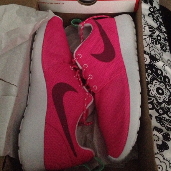 Nike roshes