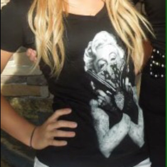 Marilyn Monroe V-neck