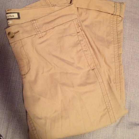 (MUST GO!!) Abercrombie and Fitch capri Khakis