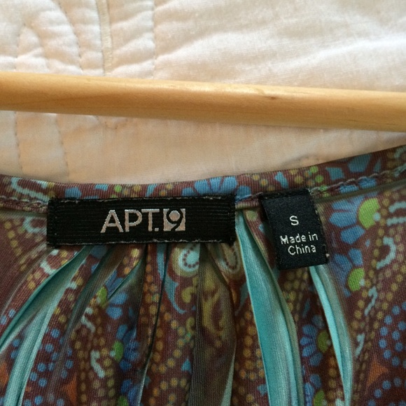 Top - Picture 2 of 2